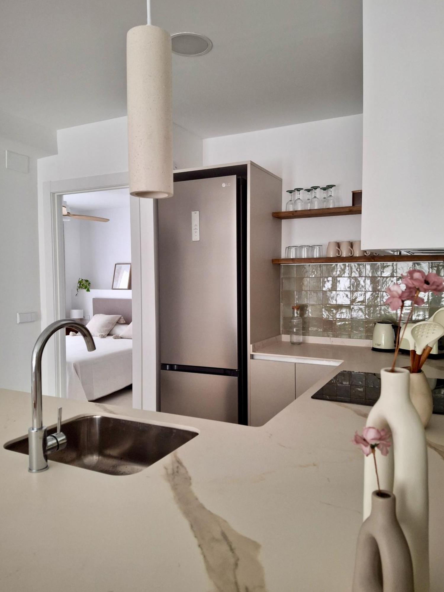 Bonito Apartamento De 2 Habitaciones Cerca De La Estacion Joaquin Sorolla Valência Exterior foto