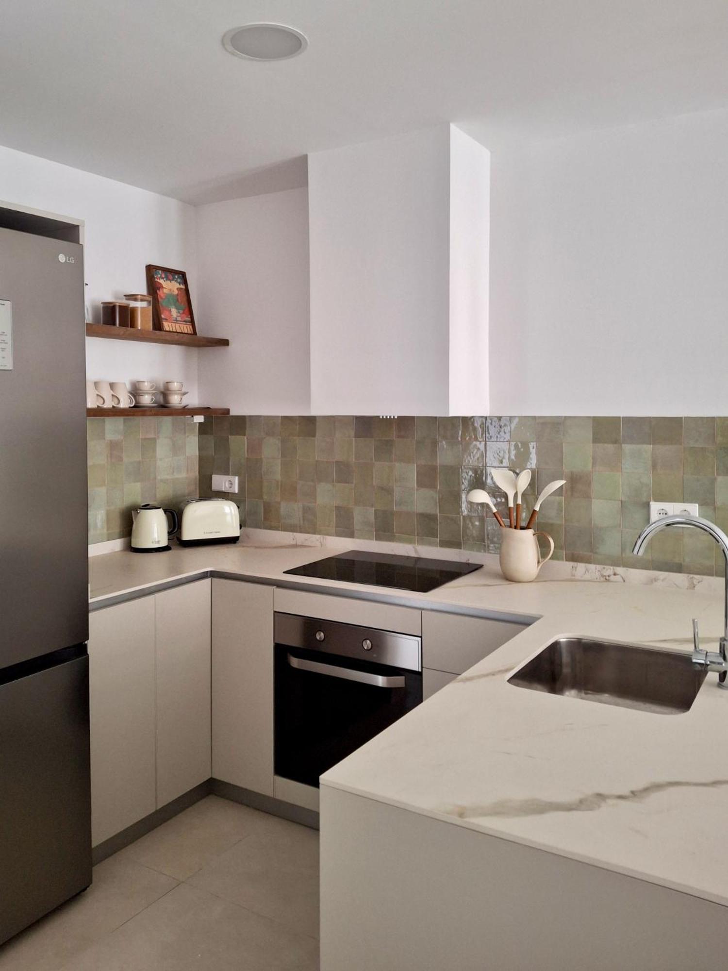 Bonito Apartamento De 2 Habitaciones Cerca De La Estacion Joaquin Sorolla Valência Exterior foto